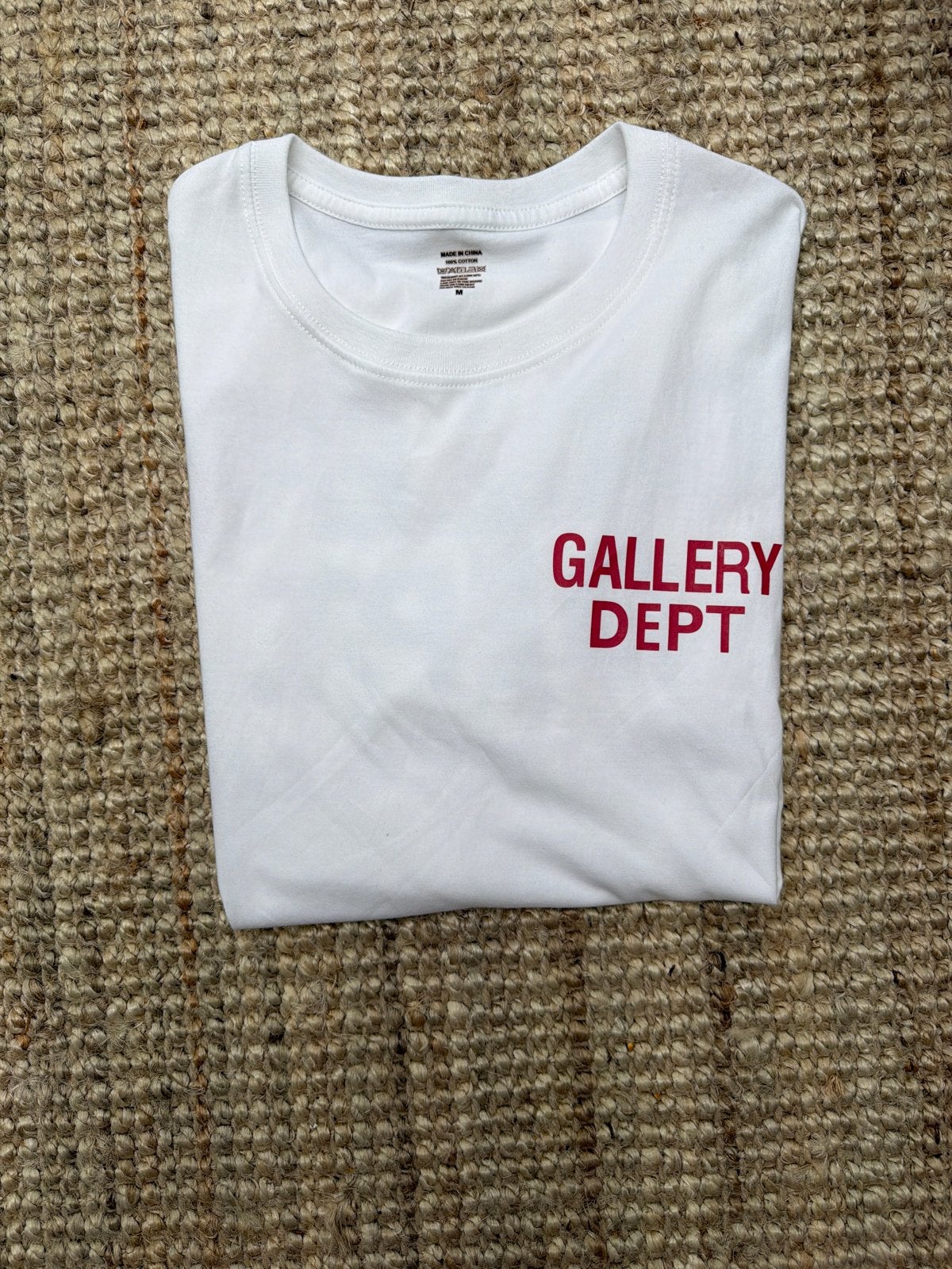 Gallery Dept. T-shirt - Wit met rode opdruk, Ophalen of Verzenden, Zo goed als nieuw, Maat 48/50 (M), Wit