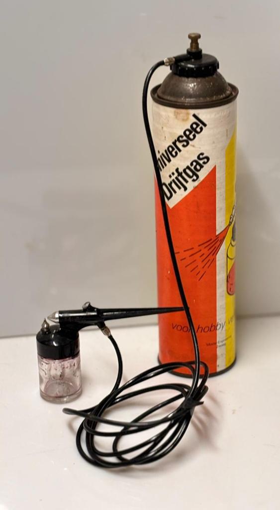 Airbrush set met volle bus, Hobby en Vrije tijd, Schilderen, Ophalen of Verzenden, Zo goed als nieuw