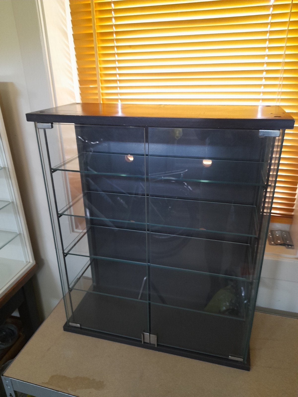 Ikea vitrinekast met 4  glasplaatjes, Ophalen, 50 tot 100 cm, Zo goed als nieuw, 150 tot 200 cm