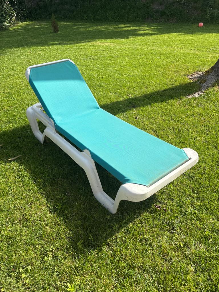Degelijk ligbed van Balliu - Comfortabel en verstelbaar, Tuin en Terras, Ligbedden, Ophalen, Gebruikt, Kunststof, Verstelbaar