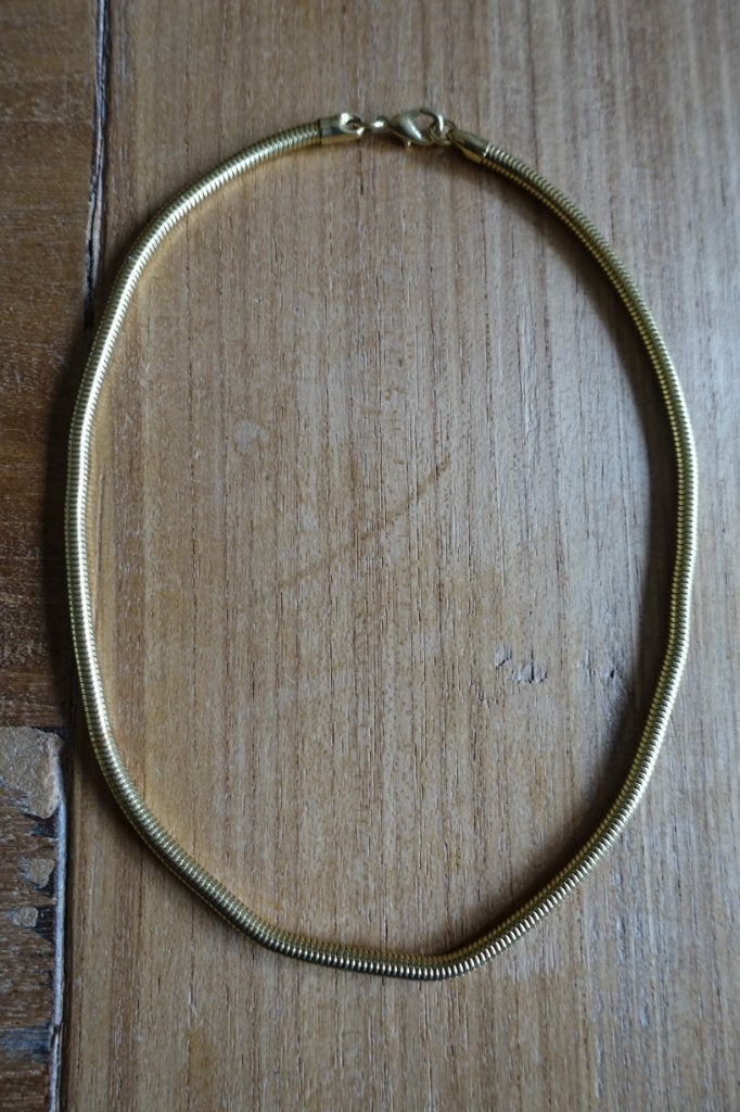 goudkleurige ronde hals ketting nr 11, Ophalen of Verzenden, Nieuw, Goud, Overige materialen