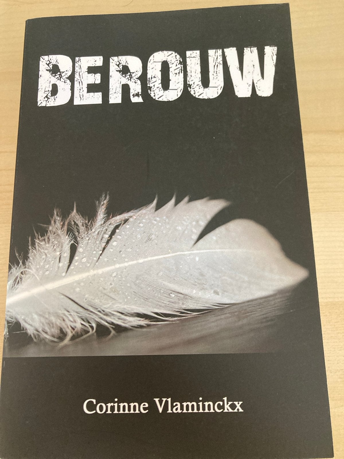 Berouw - Corinne Vlaminckx (Thriller), Ophalen of Verzenden, Zo goed als nieuw, Nederland