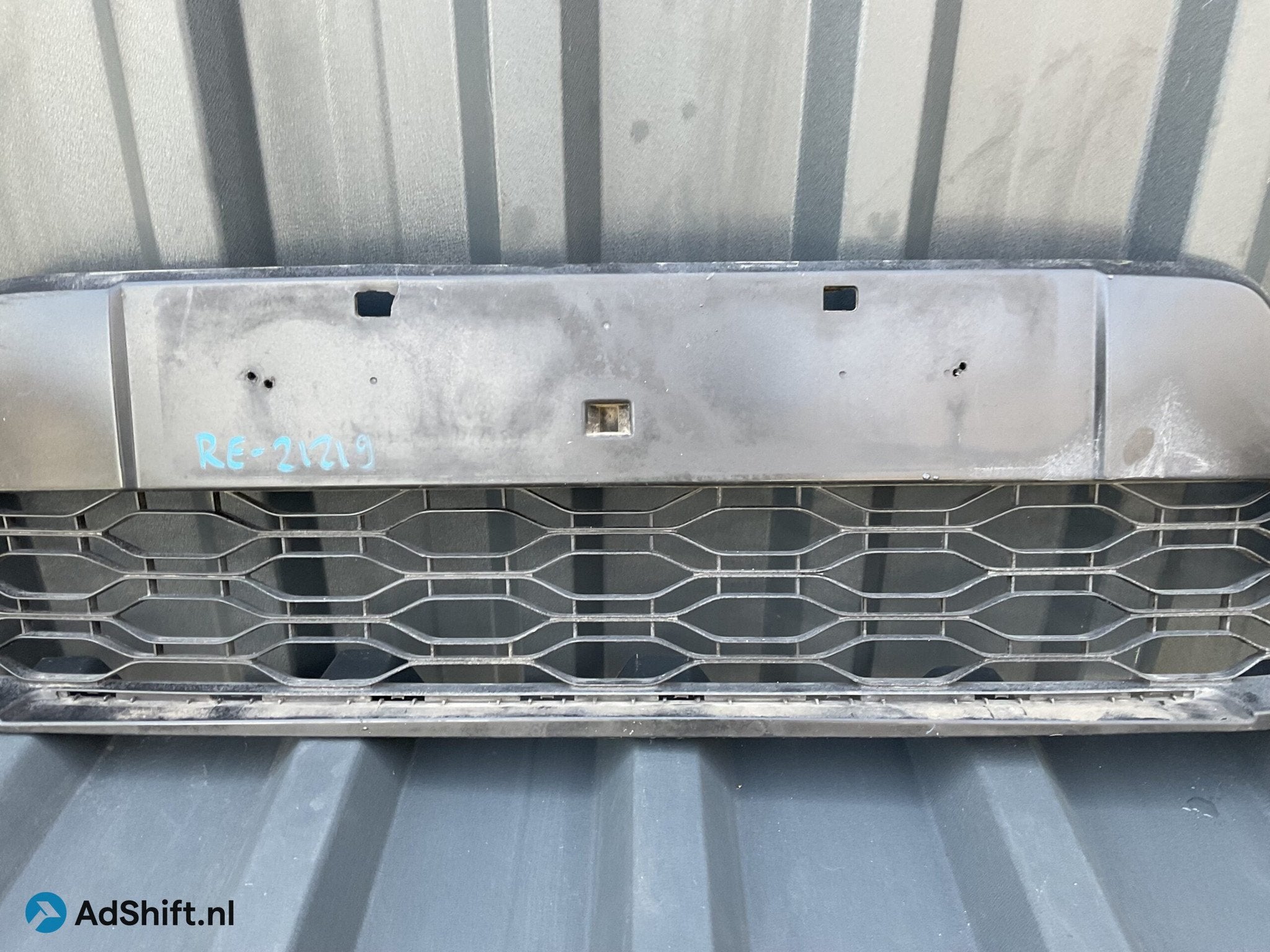 Bumper Grill Dacia Sandero 17-20 622541693R Voorbumpergrill