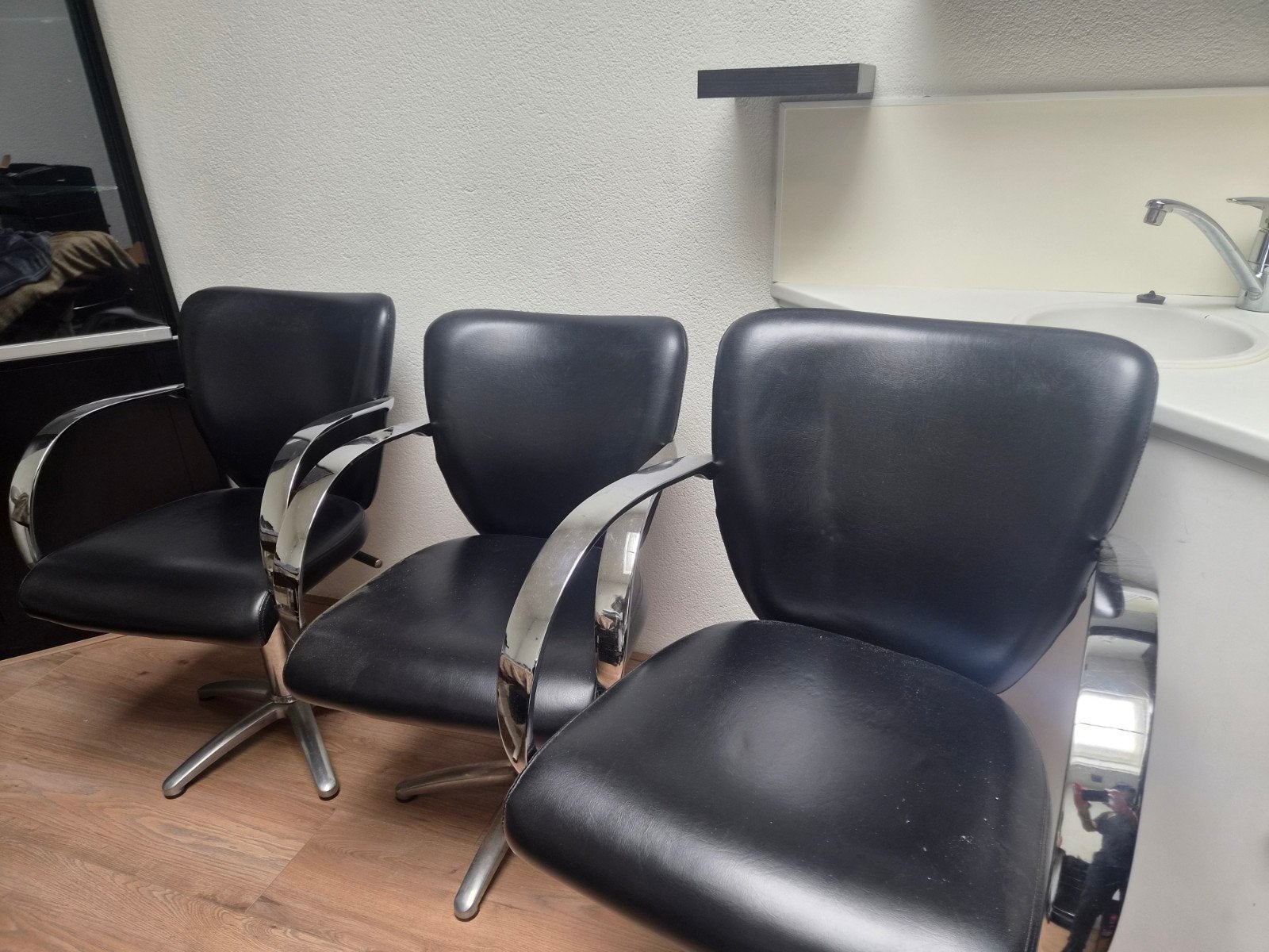 Kappers stoelen in Leidschendam, Ophalen