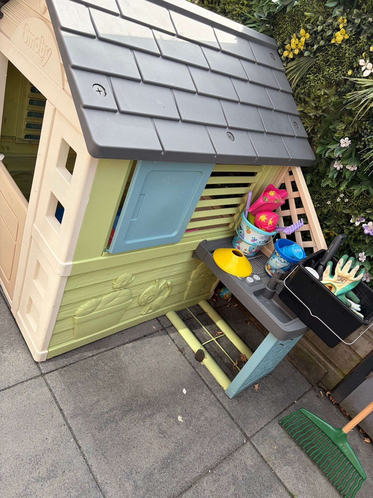 Smoby Speelhuisje met werkbank en accessoires, Ophalen, Gebruikt, Kunststof