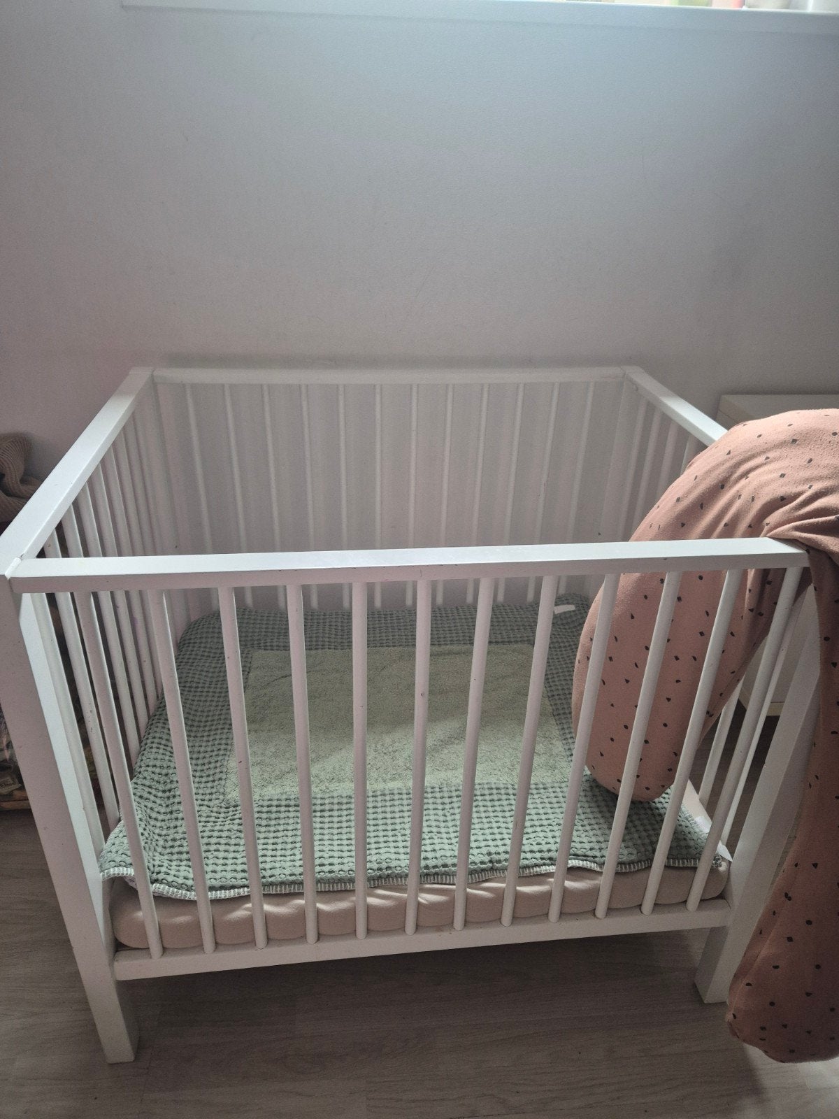 Box met matras en Koeka onderlegger, Ophalen, Gebruikt, Vierkant, Boxkleed