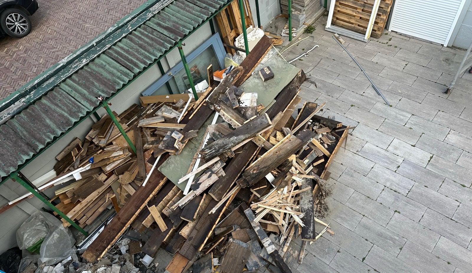 Gratis hout afvalhout / brandhout / stookhout (+- 6 kuub), Ophalen, Gebruikt, Balk, Overige houtsoorten