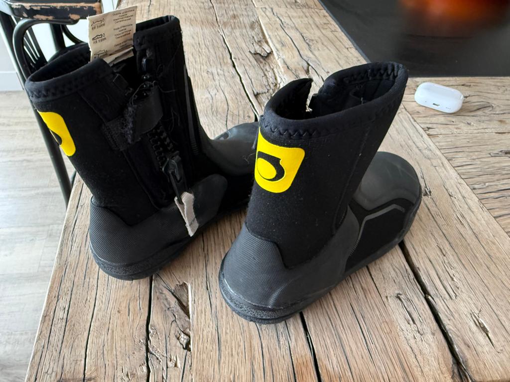Zeil- of surfschoenen,  decathlon maat 32/33, Ophalen of Verzenden, Gebruikt, Dame of Heer, Zeil- of Surfschoenen