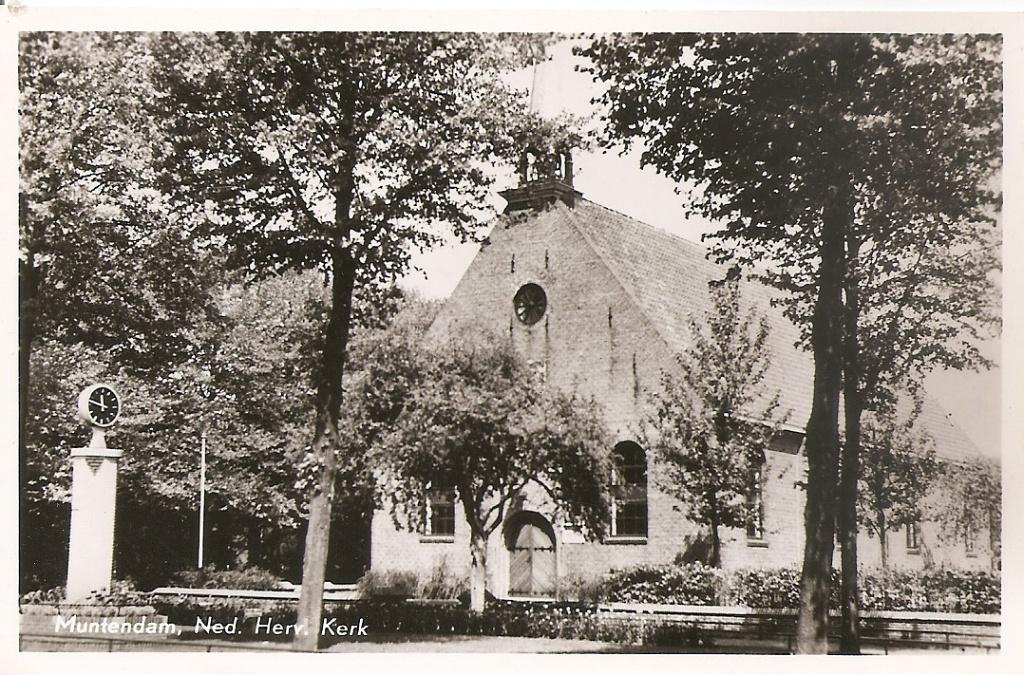 Muntendam, Ned. Herv. Kerk, Ophalen of Verzenden, 1940 tot 1960, Gelopen, Groningen