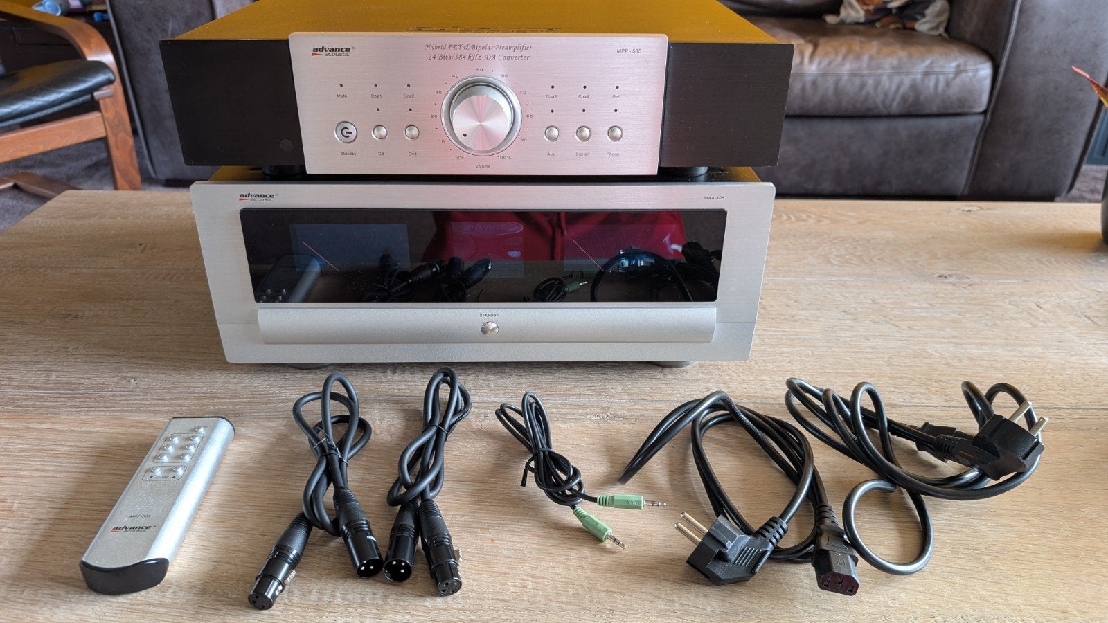 Advance Acoustic MPP-505 Voorversterker & MAA-406 Eindverst, Zo goed als nieuw, 120 watt of meer, Stereo, Ophalen