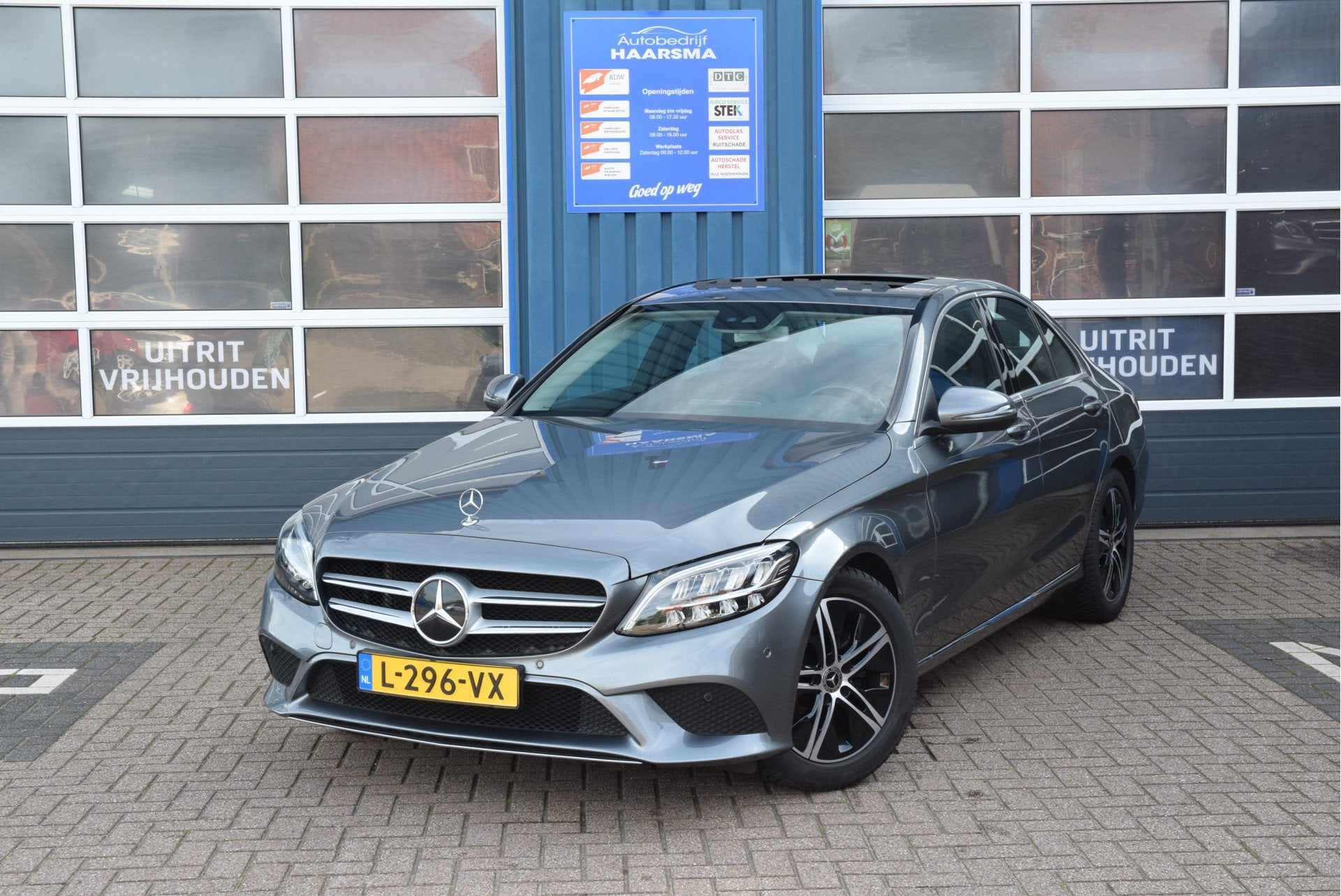 Mercedes-Benz C-Klasse 180 Premium Plus Pack Trekhaak Schuif, Auto's, Automaat, Leder en Stof, 14 km/l, Sedan
