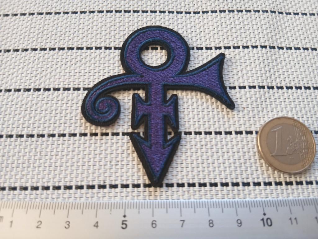 Prince zeer mooie paarse shaped symbol patch p117, Verzamelen, Muziek, Artiesten en Beroemdheden, Verzenden, Nieuw, Kleding
