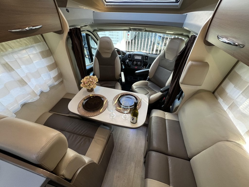 Chausson Flash 614 dwarsbed+hefbed DAKAIRCO LUCHTVERING, Caravans en Kamperen, Standaard zit, Fiat, 6 tot 7 meter, Half-integraal
