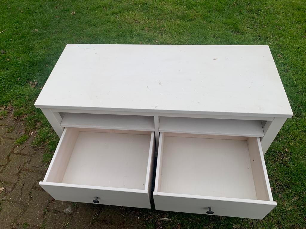 Wit Kastje en tafeltje., Huis en Inrichting, Ophalen, Gebruikt