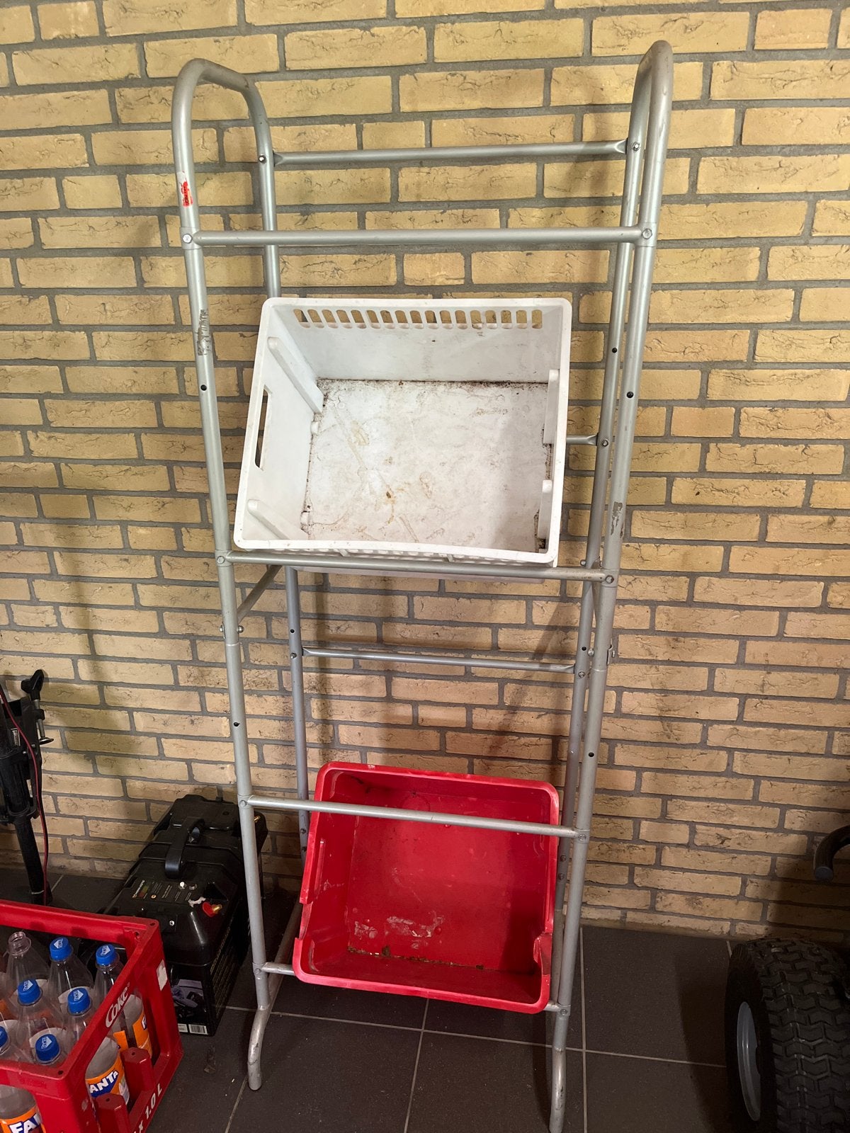 Metalen rek met bakken - Handig voor glas, lege flessen, Ophalen, Gebruikt