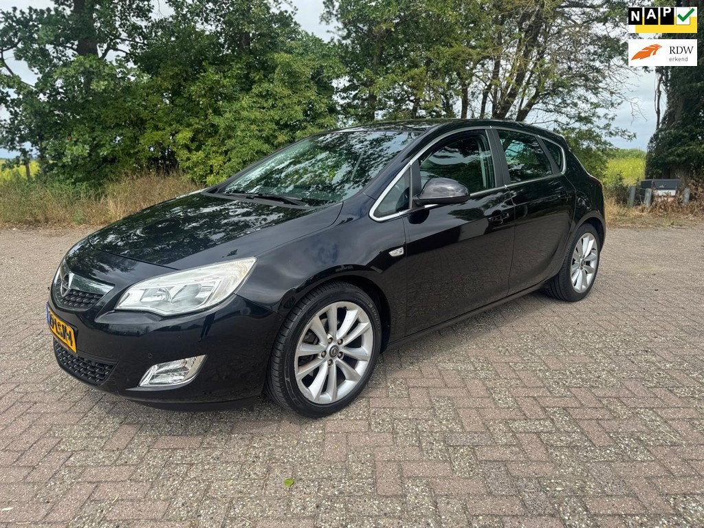 Opel Astra 1.6 Turbo Cosmo|Automaat|Leder, Euro 5, 730 kg, Zwart, 4 cilinders