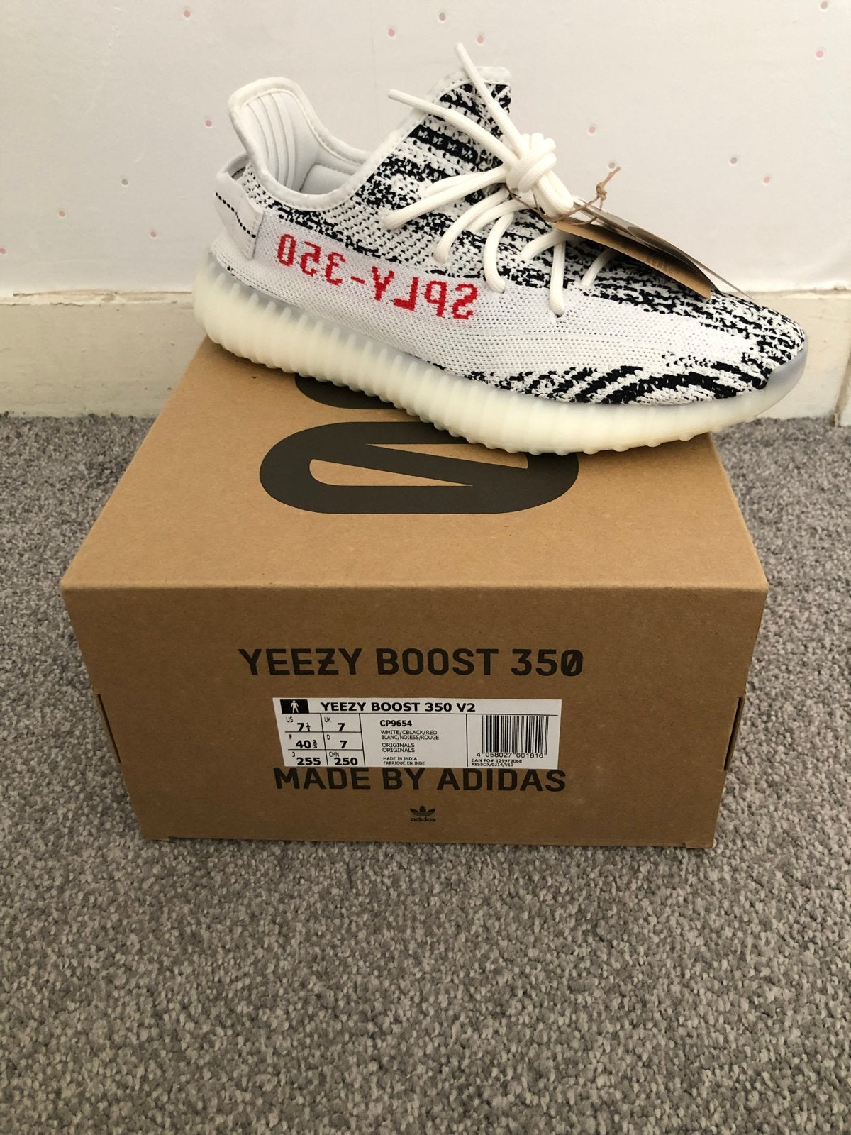 Adidas Yeezy Boost 350 V2 Zebra - Maat 40 2/3, Kleding | Heren, Schoenen, Ophalen, Nieuw, Wit, Sneakers of Gympen