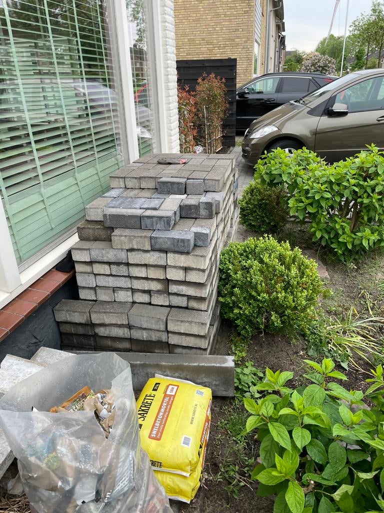Gratis beton klinkers, Ophalen of Verzenden, Zo goed als nieuw, Beton, Klinkers