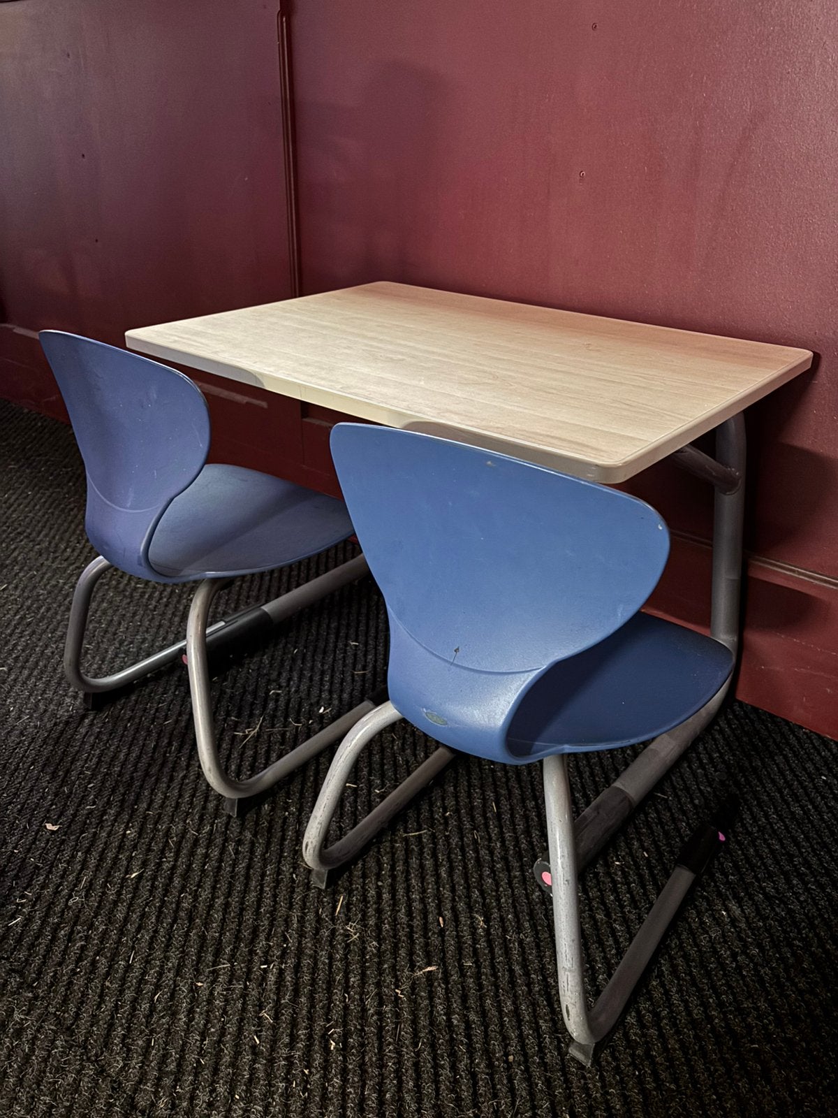Schooltafel + stoelen kindertafel + stoelen kinder knutselen, Ophalen of Verzenden, Zo goed als nieuw
