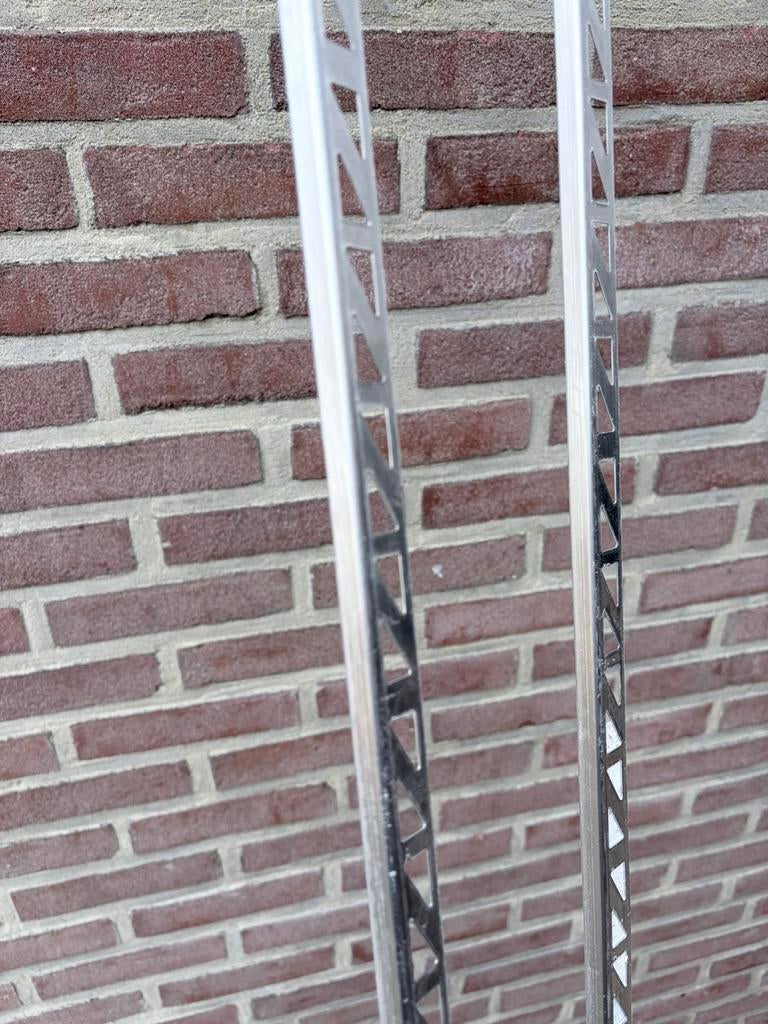 Gratis afhalen: tegelprofiel, Doe-het-zelf en Verbouw, Tegels, Ophalen, Wandtegels, Zo goed als nieuw, 10 m² of meer