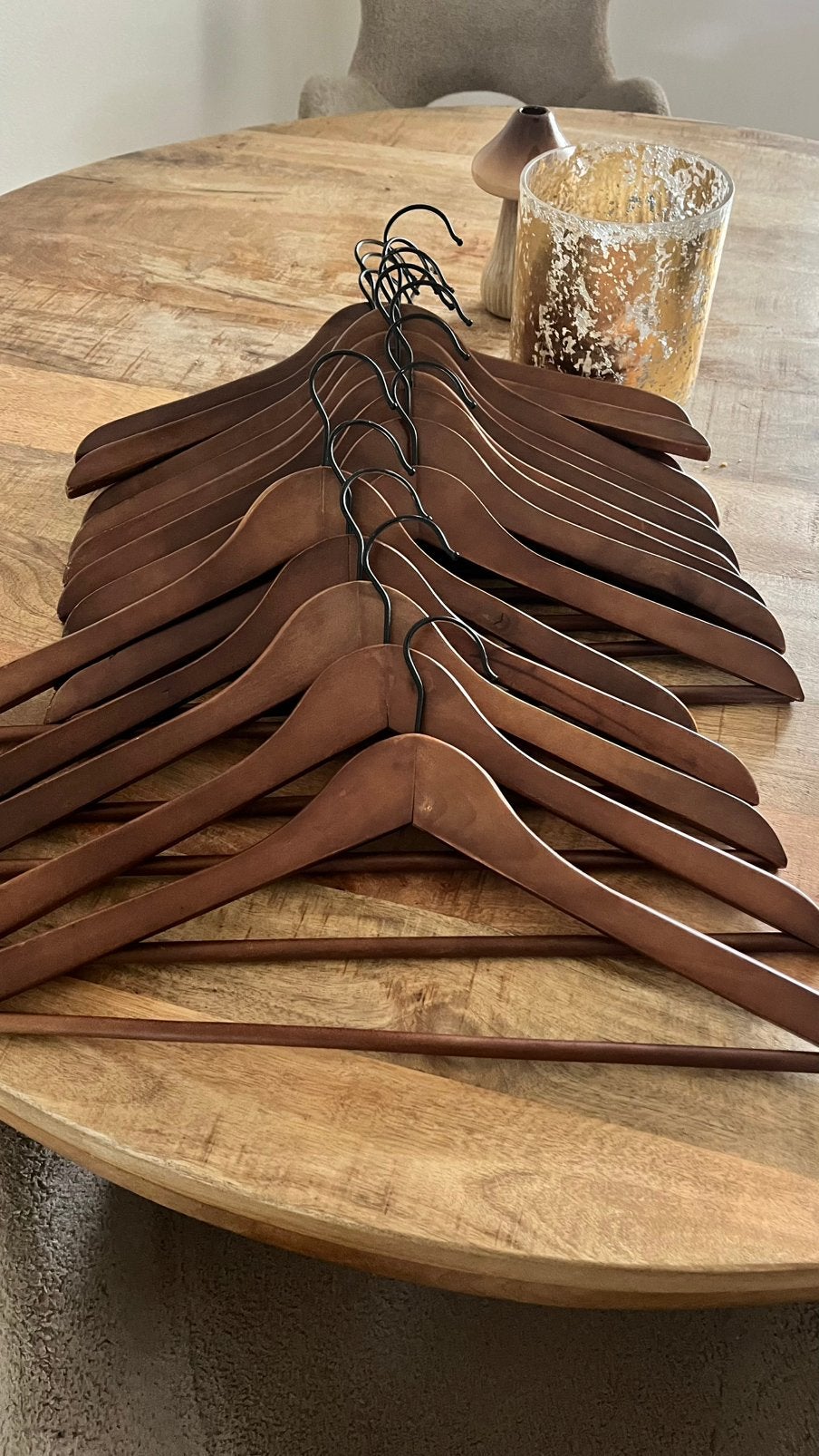 16 kledinghangers Gratis!, Ophalen, Zo goed als nieuw, Hout, Volwassenen