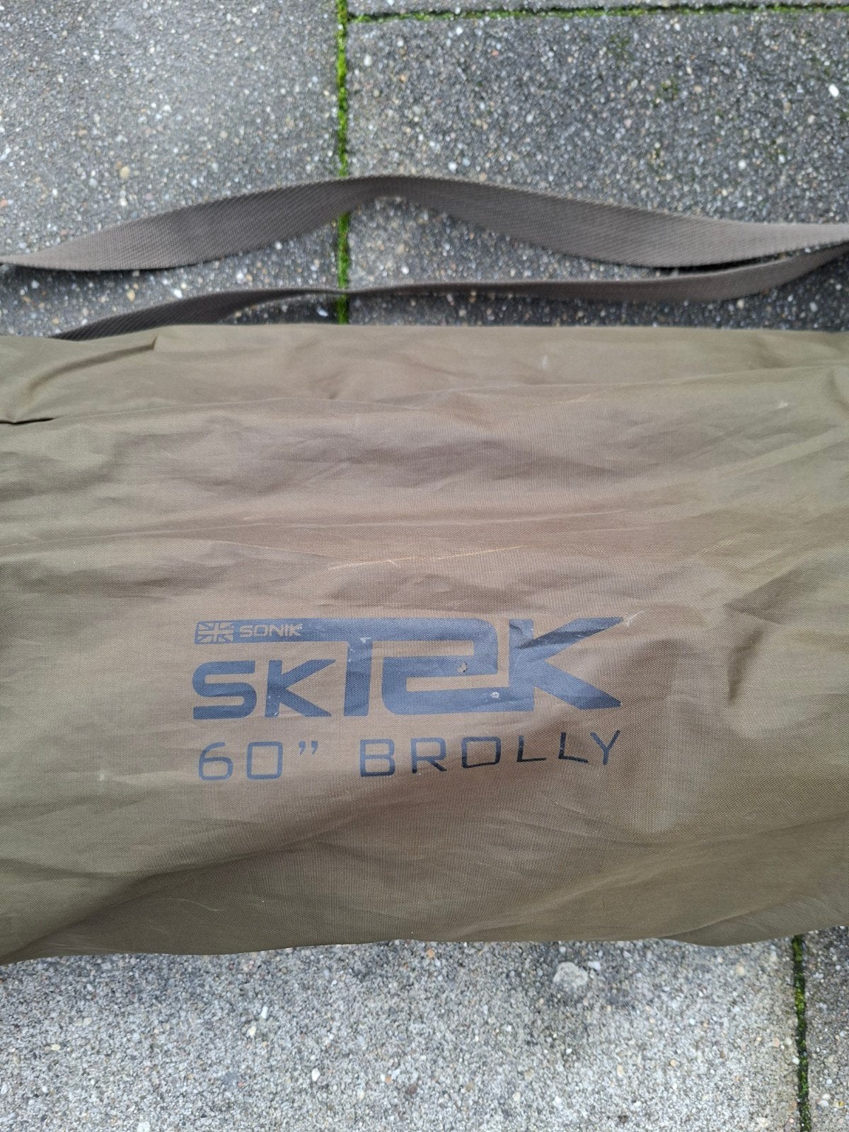 Zo goed als Nieuwe Sonik Sk Tek 60" Brolly ., Watersport en Boten, Ophalen, Zo goed als nieuw, Overige typen