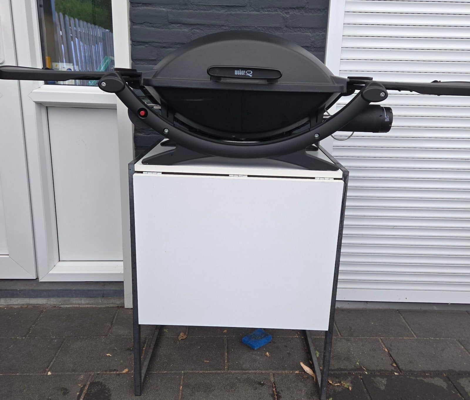 Weber Q2000 gasbarbecue met gasfles en onderstel, Ophalen, Gebruikt, Weber