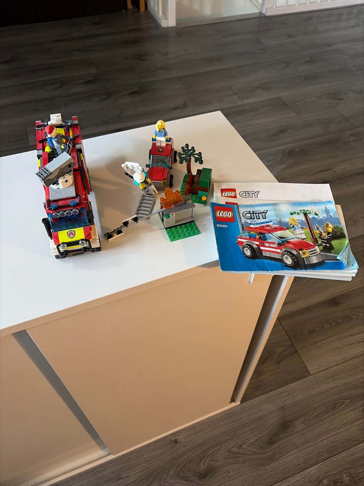 Lego City Brandweerwagen en Brandweerauto Set 60001, Lego, Ophalen of Verzenden, Compleet, Complete set