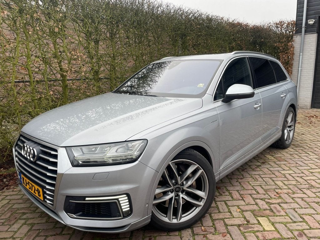 Audi Q7 3.0 TDI 374pk E-tron Quattro Tiptronic 2016 Grijs, Auto's, Automaat, USB, 258 pk, 2420 kg