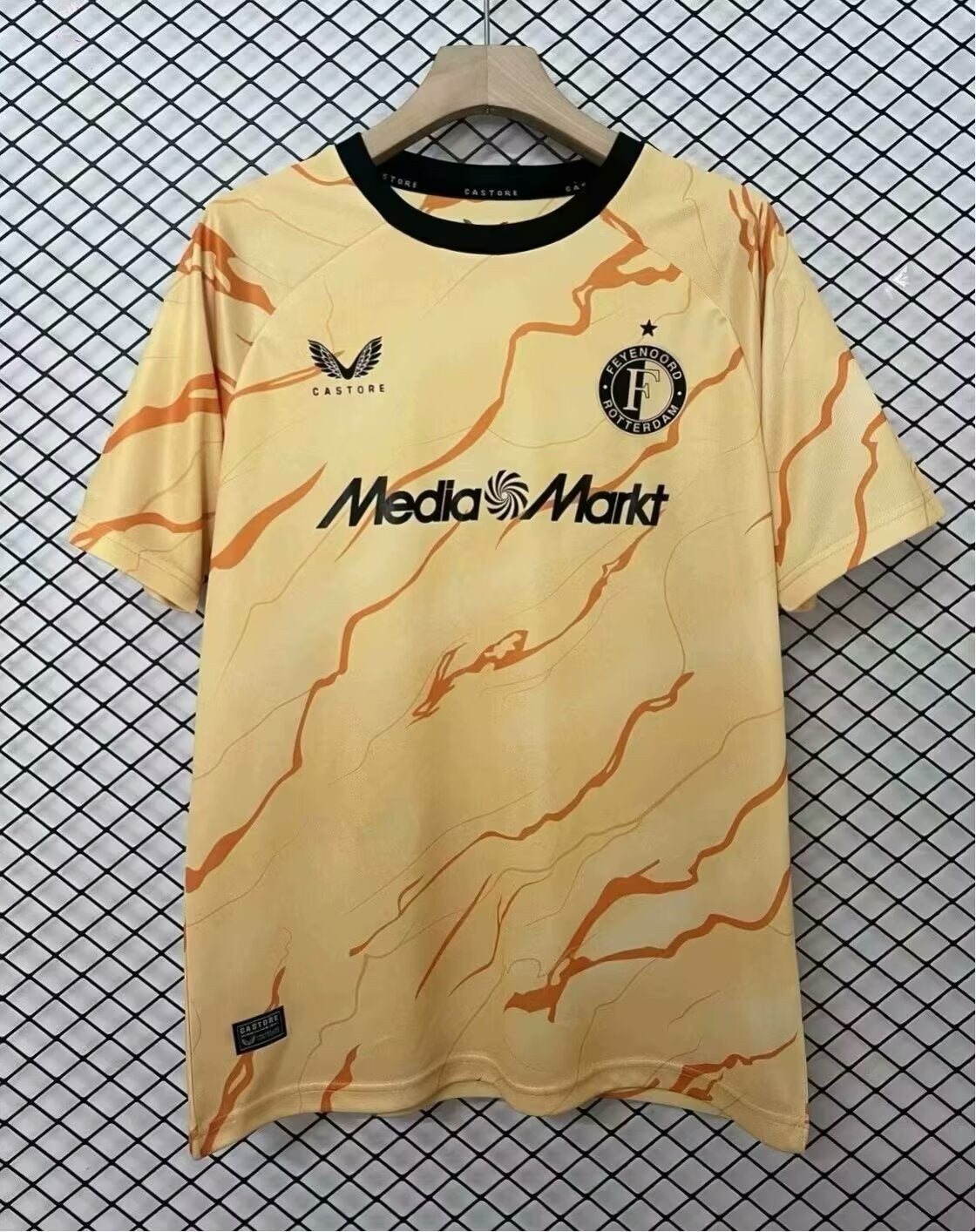 Feyenoord 24/25 Speciale 4de Shirt Goud- Nieuw! Fan Versie, Verzenden, Nieuw, Shirt