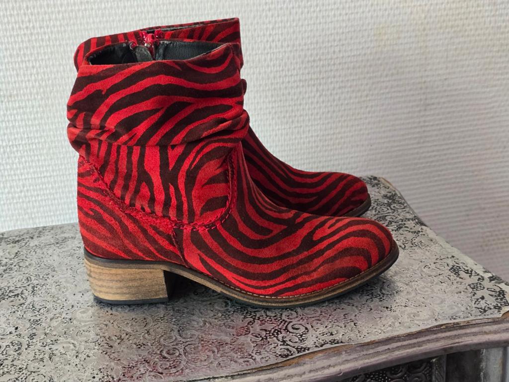 Cellini dames Rode Zebraprint Enkellaarzen Maat 38, Ophalen of Verzenden, Gedragen, Rood, Lage of Enkellaarzen