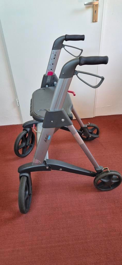 Nette ANWB rollator, Diversen, Rollators, Ophalen, Lichtgewicht, Zo goed als nieuw