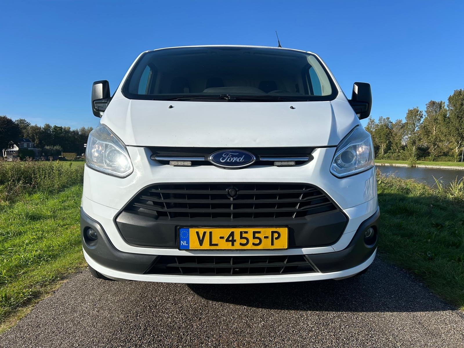 Ford Transit Custom 290 2.2 TDCI L1H2 Trend | Trekhaak | 3 Z, Voorwielaandrijving, Gebruikt, Zwart, 4 cilinders