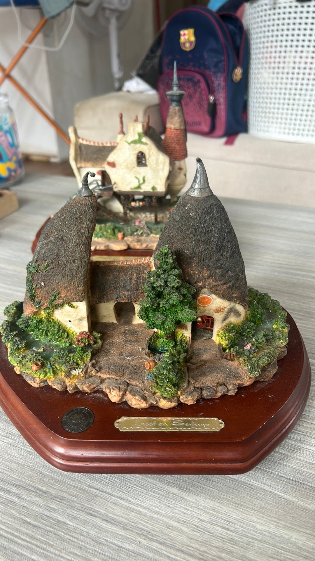 Efteling Lavenhuis “Hoef aan de Herberg”, Ophalen of Verzenden, Zo goed als nieuw, Beeldje of Poppetje