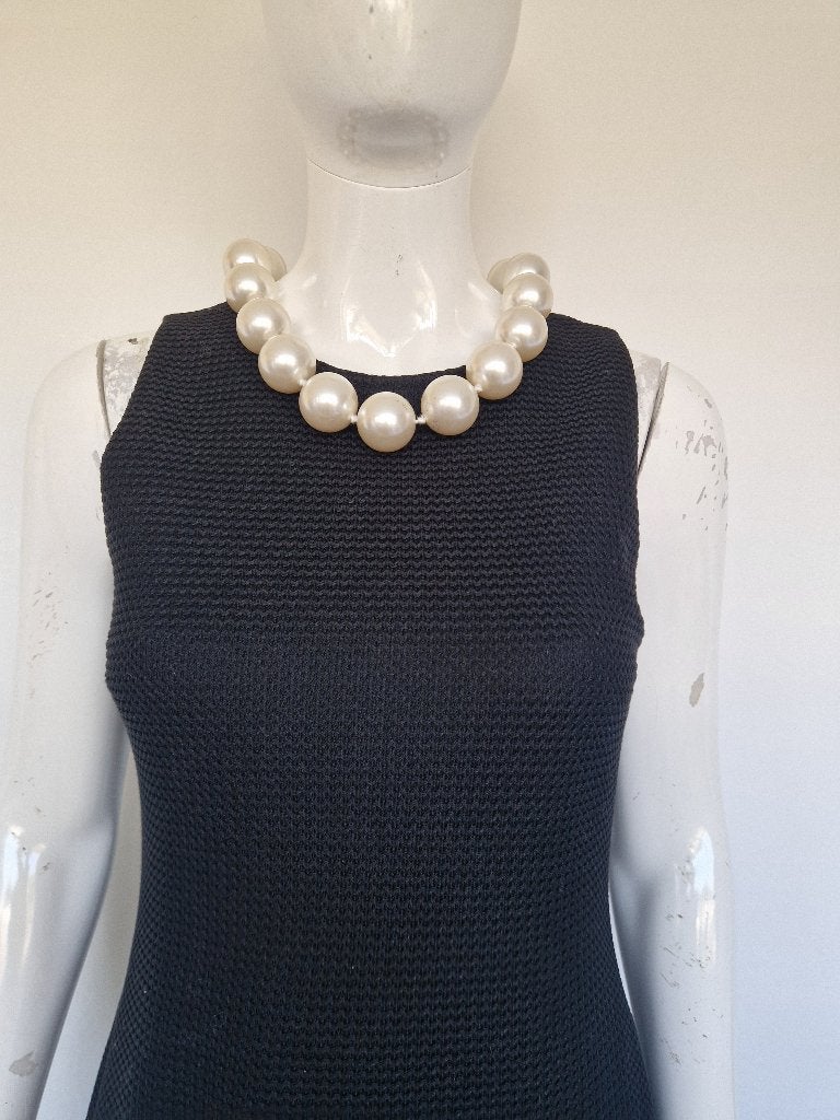Boutique Moschino zwarte designerjurk. Maat 36., Kleding | Dames, Nijmegen, Zwart, Verhip-vintage.nl, Ophalen of Verzenden