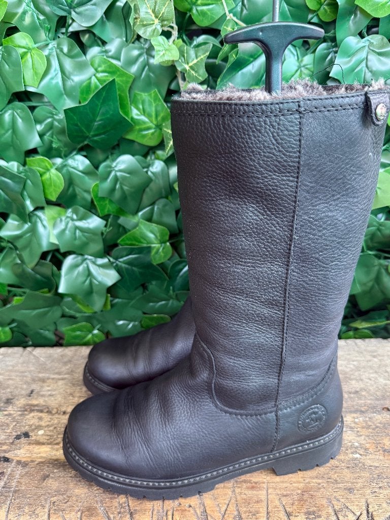 Bijna Nieuwe gevoerde laarzen van Panama Jack maat 40, Kleding | Dames, Schoenen, Hoge laarzen, Zwart, Ophalen of Verzenden, Zo goed als nieuw