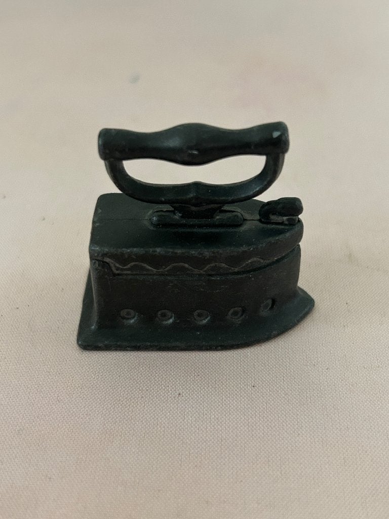 Miniatuur gietijzeren strijkijzer vintage decoratie, Ophalen of Verzenden