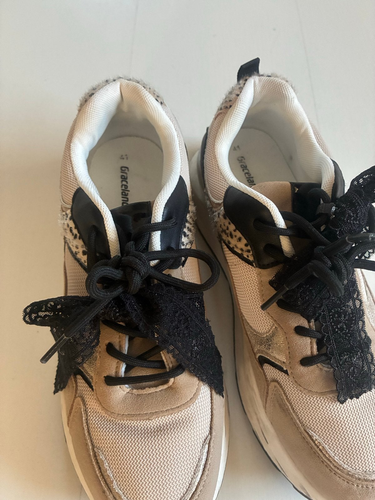 Graceland sneakers met luipaardprint en kanten veters, Beige, Ophalen of Verzenden, Sneakers of Gympen, Zo goed als nieuw