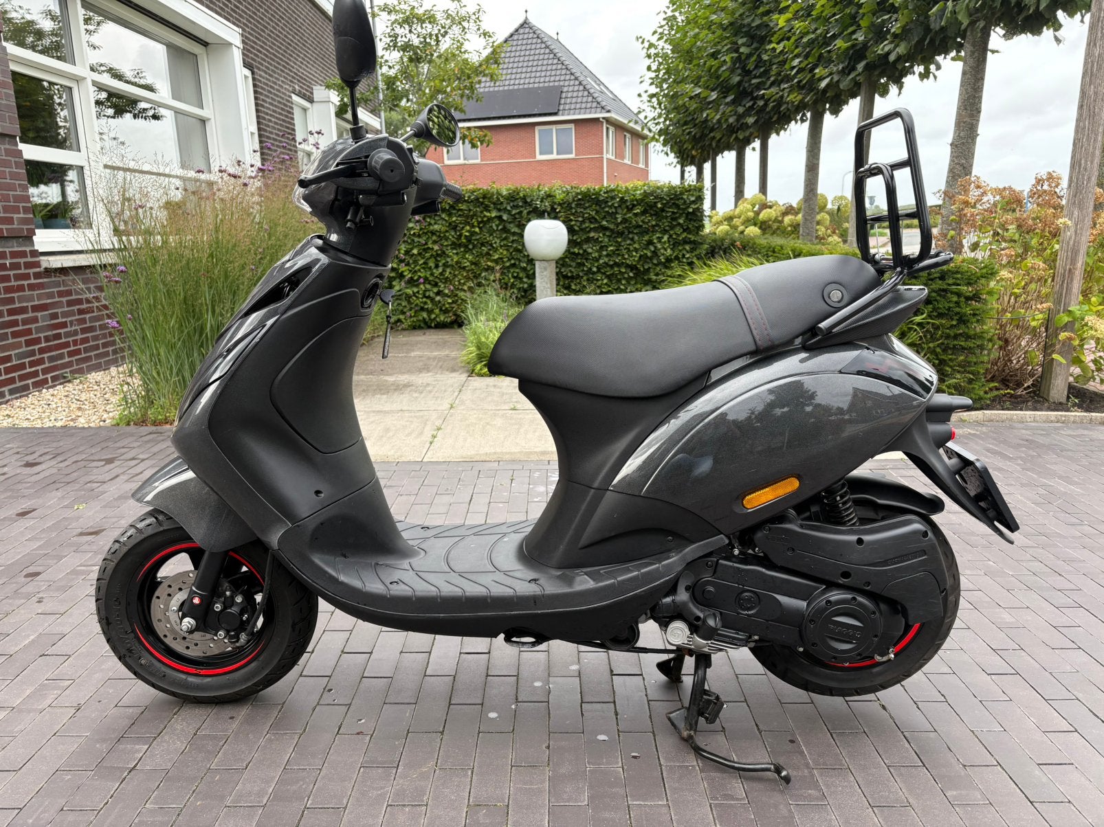 Piaggio Zip SP Custom (2022) Brom 997 km! Psychedelic Grey, Fietsen en Brommers, Ophalen, Maximaal 45 km/u, Zip, 49 cc