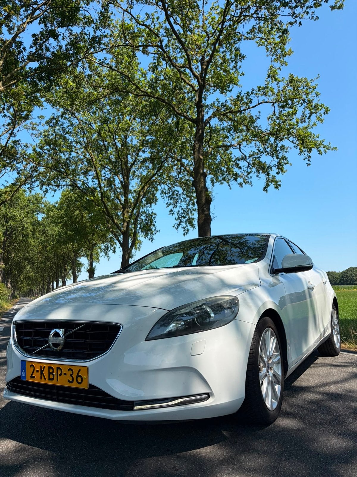 Volvo V40 1.6 T3 150PK 2013 Wit, Voorwielaandrijving, 1596 cc, 4 cilinders, Wit