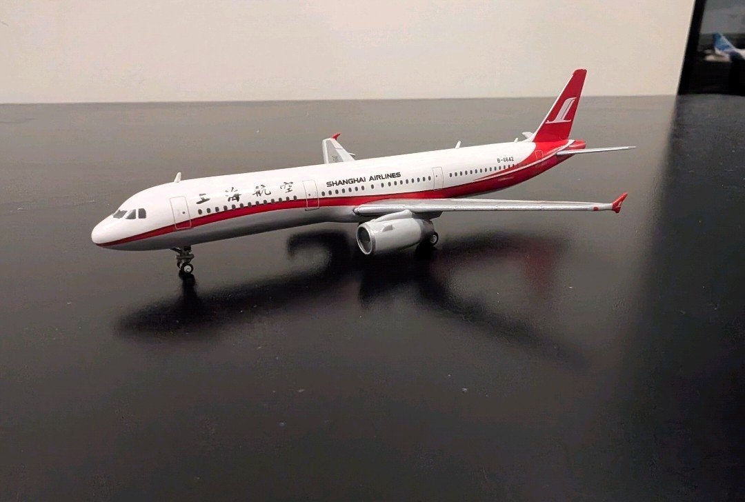 Shanghai Airlines Airbus A321 1:400 schaalmodel, Ophalen of Verzenden, Zo goed als nieuw, Schaalmodel