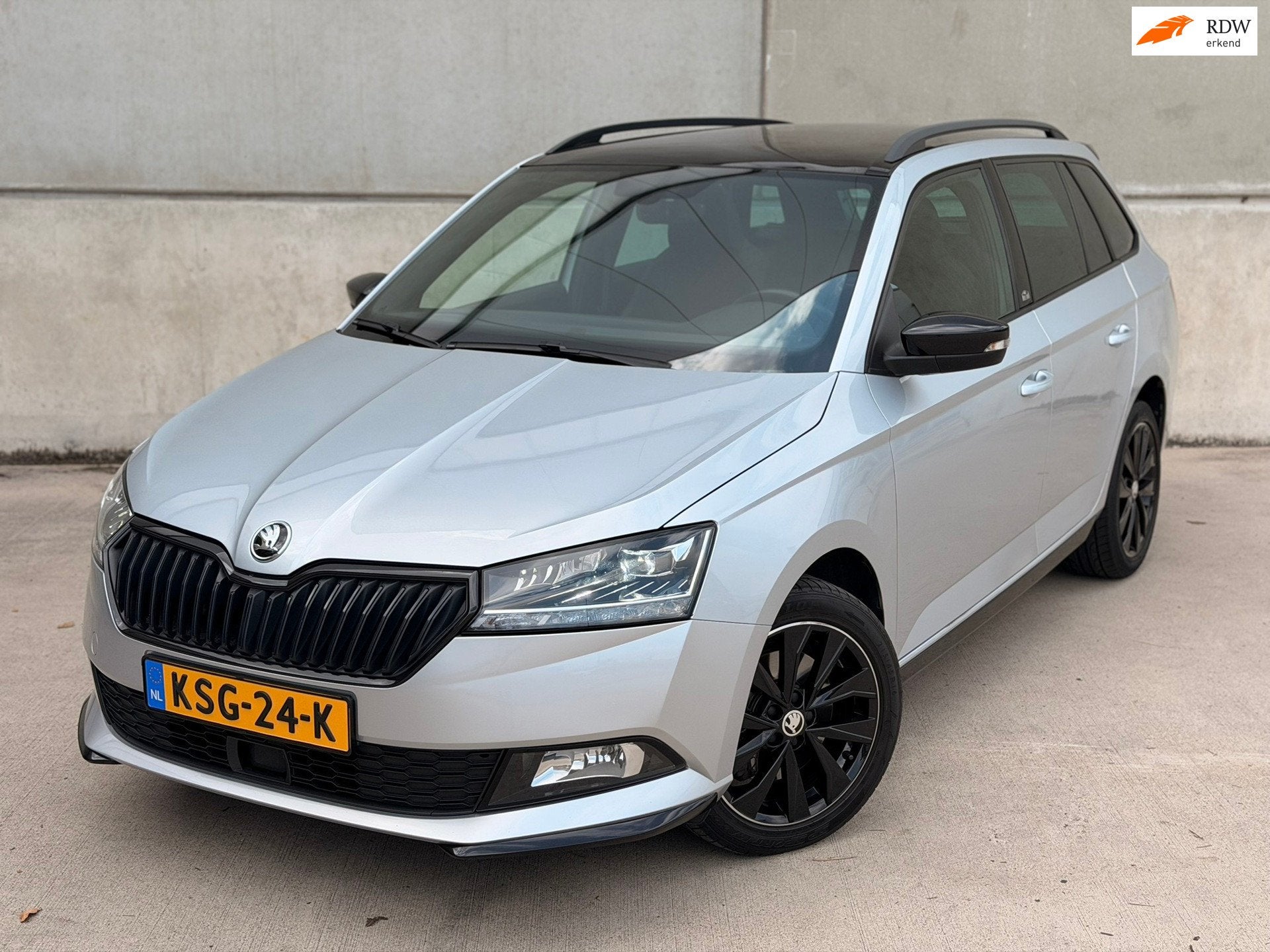 Skoda Fabia Combi 1.0 TSI Monte Carlo DSG Pano Camera CarPla, Stof, Gebruikt, 3 cilinders, 1100 kg