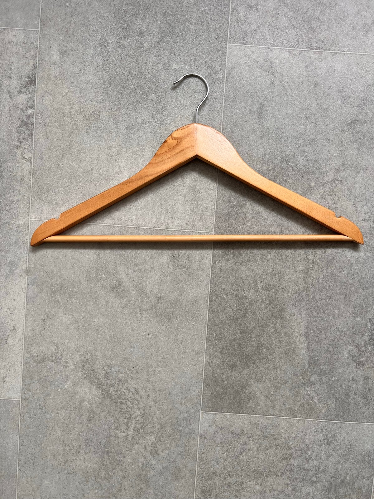Houten kledinghanger (8stuks), Kleding | Dames, Kledinghangers, Ophalen of Verzenden, Gebruikt, Hout, Volwassenen