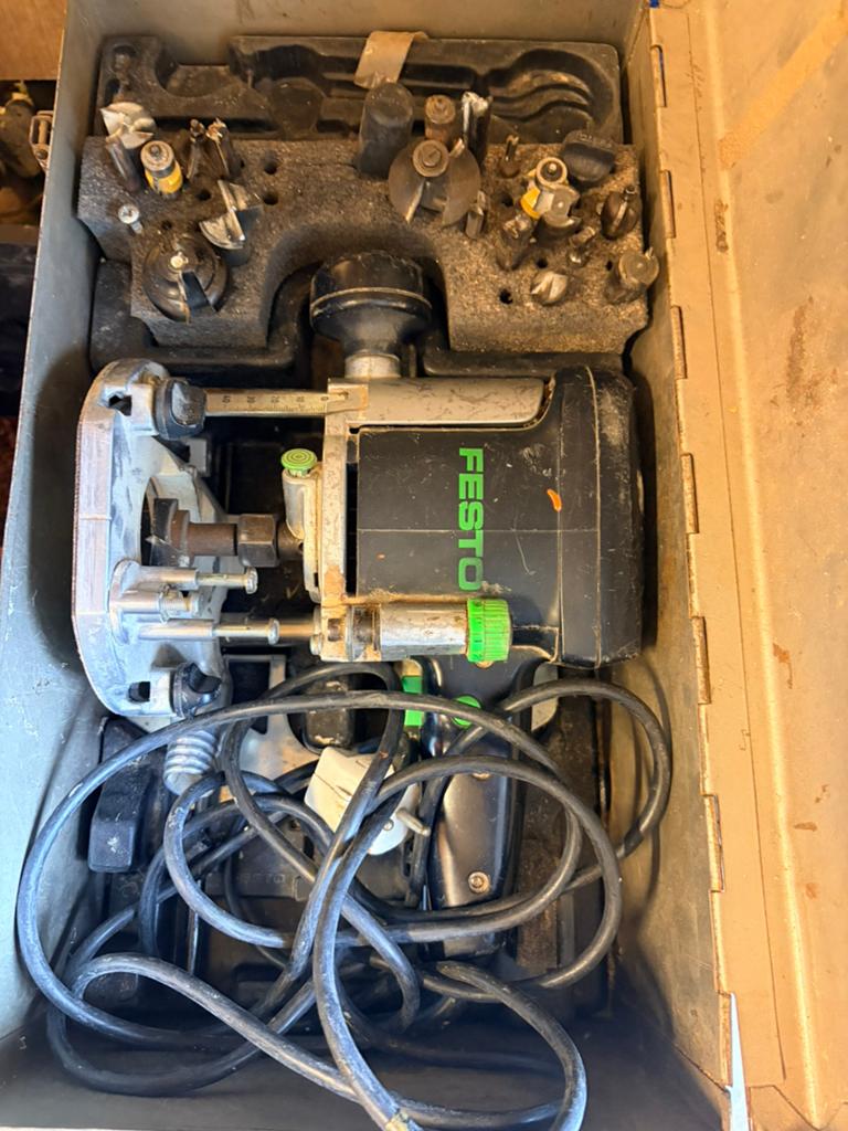 Festool bovenfrees met uitgebreide set frezen, Doe-het-zelf en Verbouw, Gereedschap | Freesmachines, Ophalen, Gebruikt, Elektrisch
