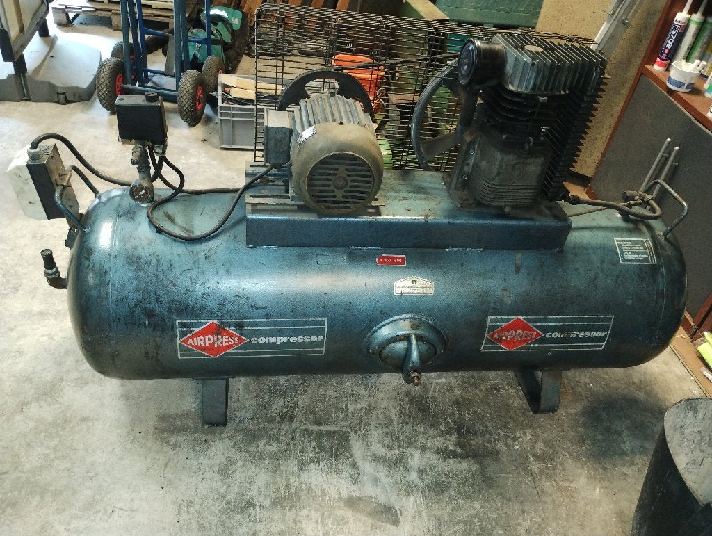 Airpress compressor 300L, Ophalen, Gebruikt, 200 tot 400 liter/min, 10 bar of meer