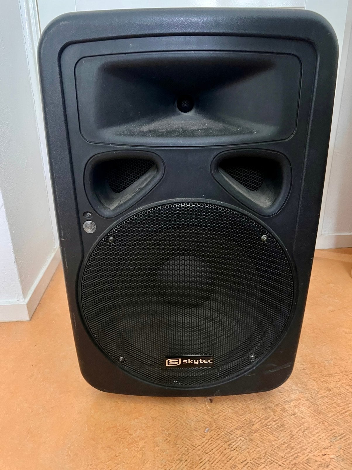 Skytec Actieve Luidspreker – Krachtig geluid | Werkt perfect, Audio, Tv en Foto, Luidsprekers, Overige merken, Gebruikt, Bluetooth