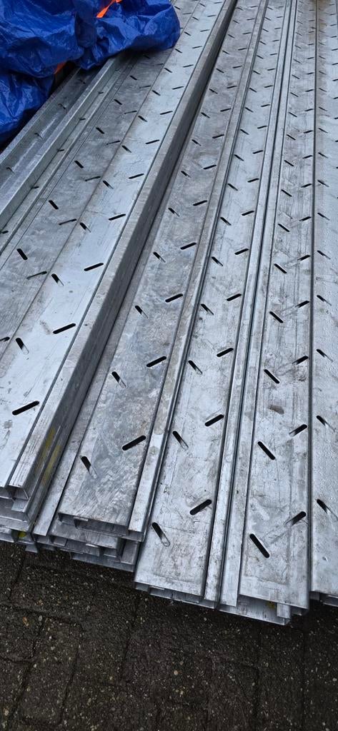 Zelf een verzinkte stalen trap maken? Bekijk deze profielen., Doe-het-zelf en Verbouw, Ladders en Trappen, Ophalen, Zo goed als nieuw