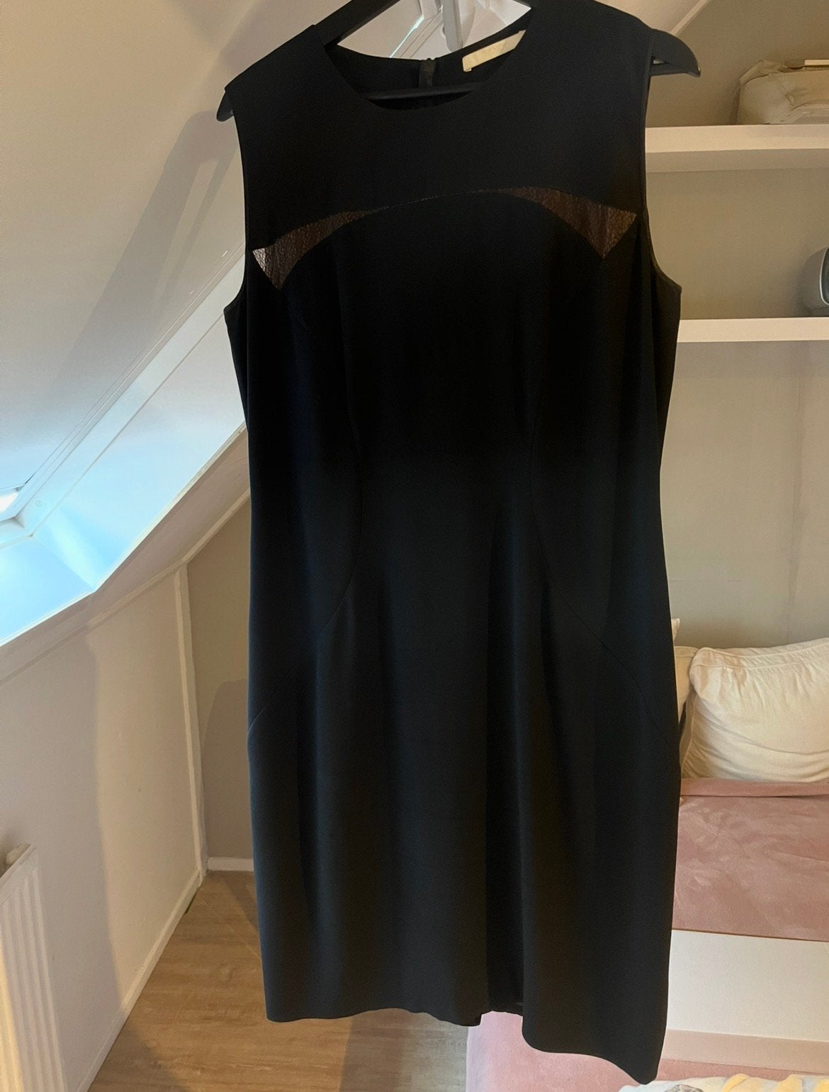 Mooie nette Hugo Boss jurk mouwloos maat 42 Zwart, Kleding | Dames, Jurken, Zwart, Maat 42/44 (L), Ophalen of Verzenden, Zo goed als nieuw