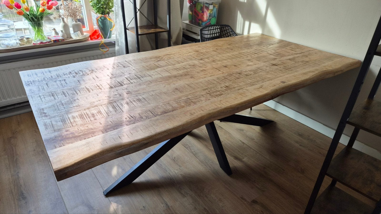 Grote mangohouten eettafel 220x110 cm met spinpoot, Huis en Inrichting, Ophalen