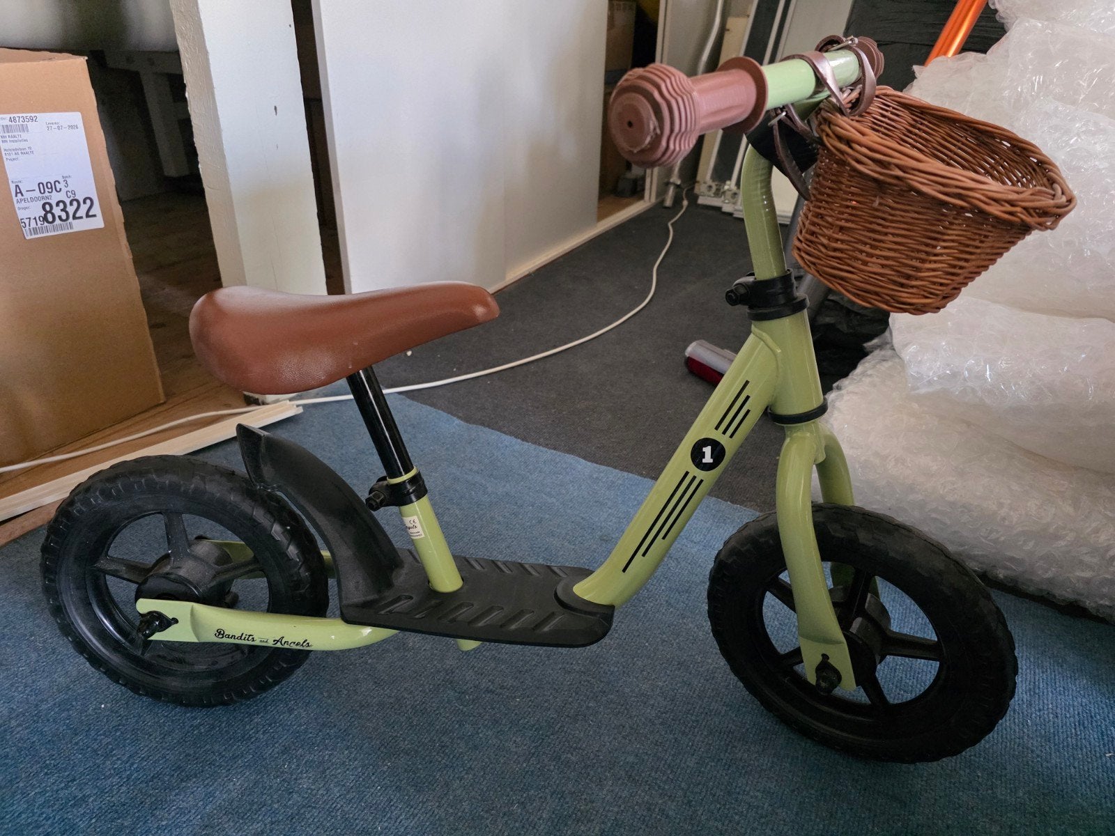 Loopfiets bandits and angels, Ophalen, Zo goed als nieuw, Loopfiets